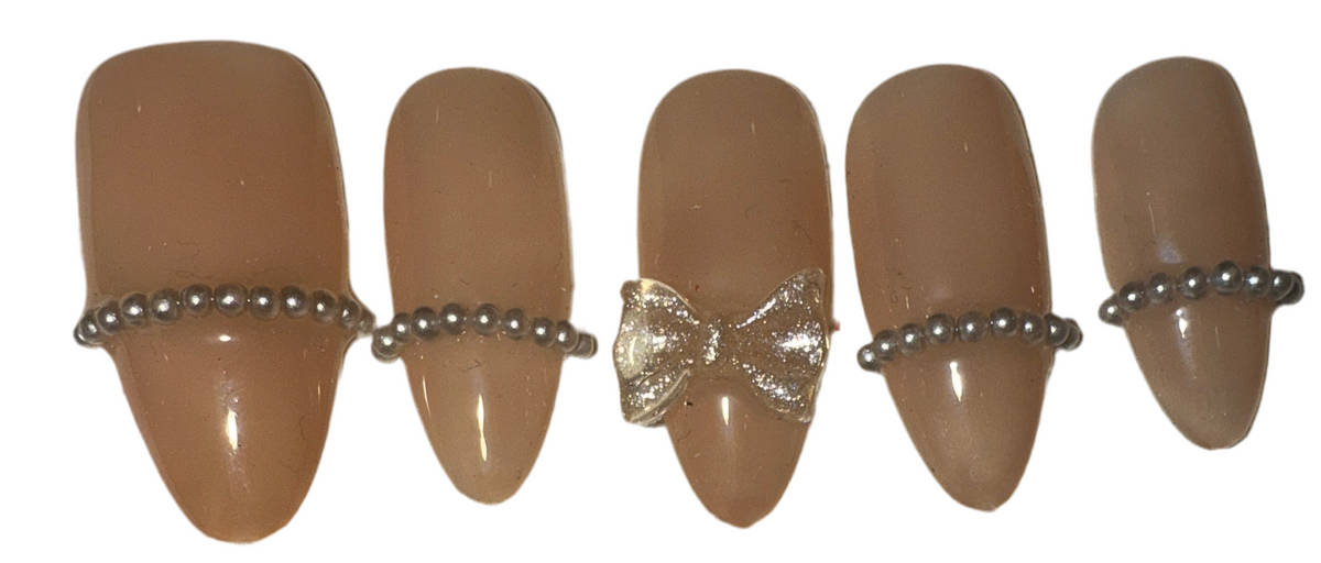 Nude Bow